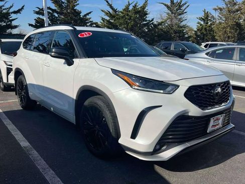 Used 2023 Toyota Highlander XSE image 1