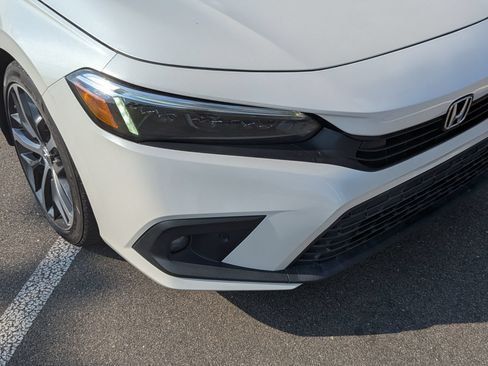 Used 2022 Honda Civic Touring image 10