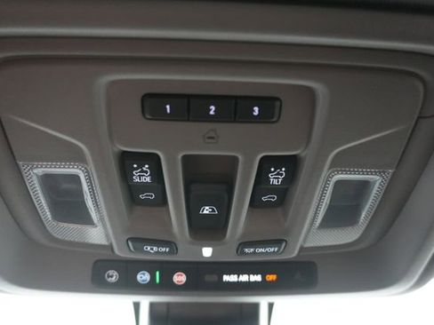 Used 2023 GMC Sierra 2500 Denali w/ Denali Black Diamond Edition image 23