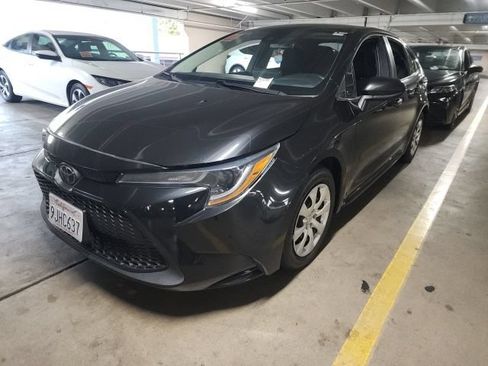 Used 2022 Toyota Corolla LE FWD image 4