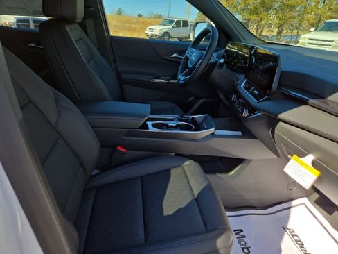 New 2026 Chevrolet Equinox LT w/ Convenience Package II image 41