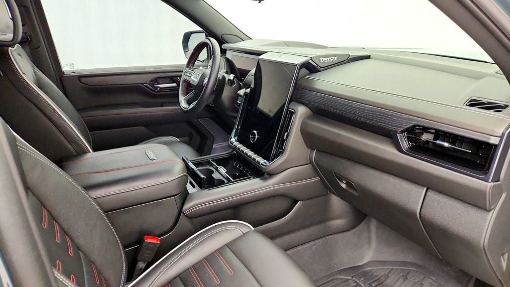 Used 2026 GMC Yukon AT4 Ultimate w/ LPO, Floor Liner Package AWD/4WD image 29