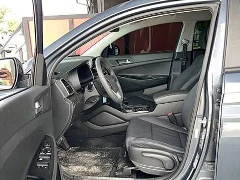 Used 2019 Hyundai Tucson SE w/ Cargo Package FWD image 3