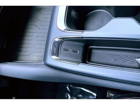 Used 2024 Chevrolet Equinox EV RS FWD image 16