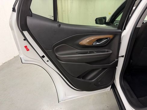 Used 2020 GMC Terrain SLE w/ Driver Convenience Package FWD image 15