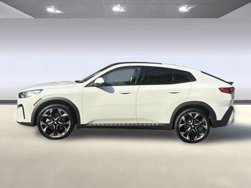 New 2027 BMW X2 xDrive28i AWD/4WD image 2