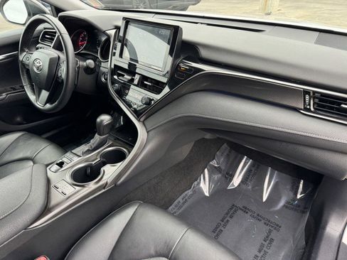 Used 2022 Toyota Camry XSE image 7