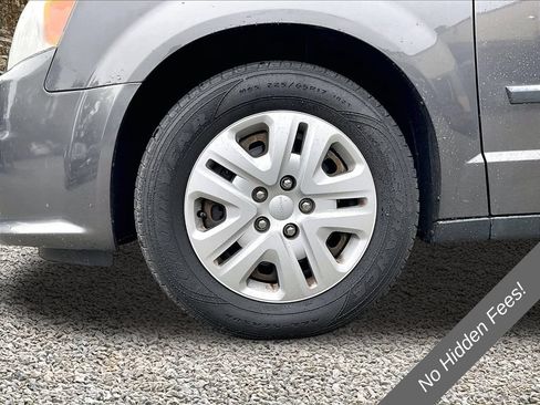 Used 2015 Dodge Grand Caravan American Value Package w/ UConnect Hands-Free Group FWD image 8