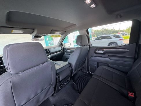 Used 2025 Chevrolet Silverado 1500 LT AWD/4WD image 22