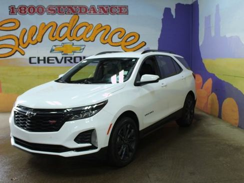 Used 2024 Chevrolet Equinox RS w/ LPO, Floor Liner Package AWD/4WD image 7