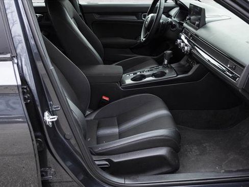 Used 2025 Honda Civic Sport image 28