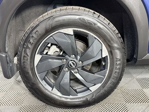 Used 2024 Nissan Rogue SV AWD/4WD image 32