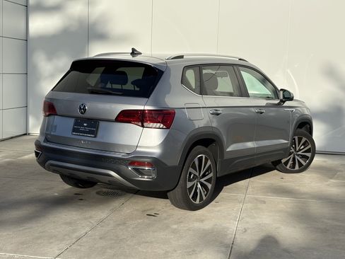 Used 2022 Volkswagen Taos SE image 7