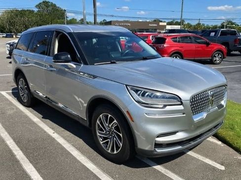 Used 2021 Lincoln Aviator AWD w/ Elements Package image 2