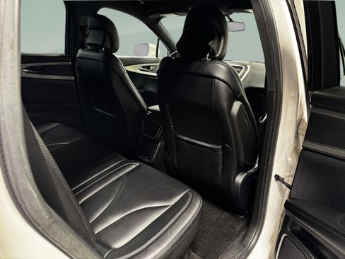 Used 2017 Lincoln MKX Premiere image 12