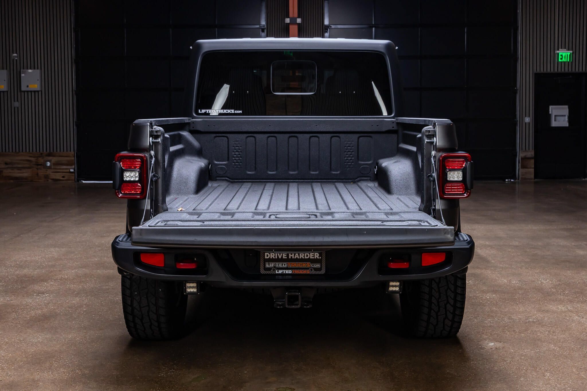 Used 2022 Jeep Gladiator Rubicon w/ LED Lighting Group AWD/4WD image 8