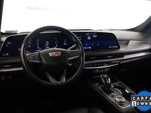 Used 2024 Cadillac XT4 Premium Luxury image 16