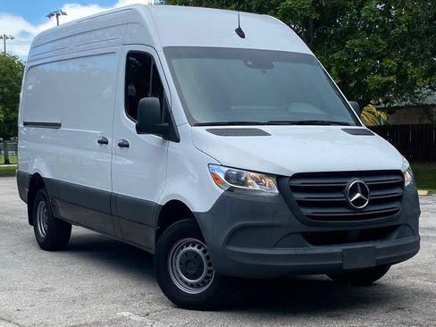 Used 2024 Mercedes-Benz Sprinter 3500 image 3