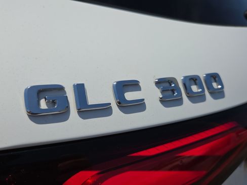 Used 2023 Mercedes-Benz GLC 300 4MATIC image 30