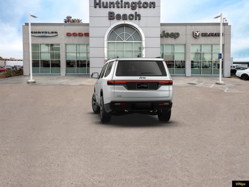 New 2026 Jeep Grand Wagoneer Limited w/ Premium Group II image 13