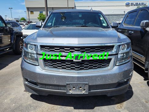 Used 2019 Chevrolet Tahoe LT w/ Luxury Package AWD/4WD image 2