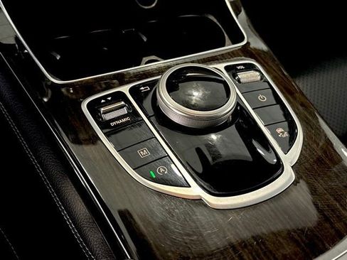 Used 2019 Mercedes-Benz GLC 300 image 29