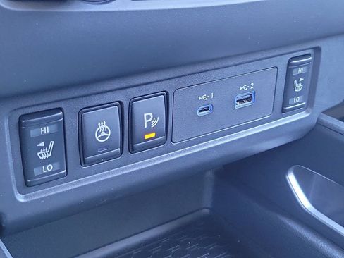 New 2026 Nissan Frontier SV w/ SV Convenience Package AWD/4WD image 9