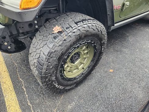 Used 2023 Jeep Gladiator Rubicon w/ LED Lighting Group image 25