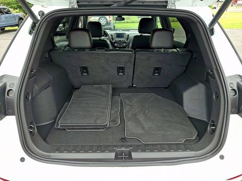 Used 2023 Chevrolet Equinox RS AWD/4WD image 29