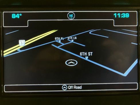 Used 2020 GMC Yukon Denali w/ Denali Premium Package image 25