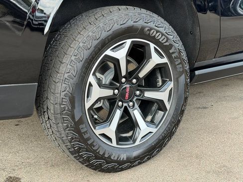 Used 2026 GMC Yukon XL AT4 w/ AT4 Premium Package AWD/4WD image 27