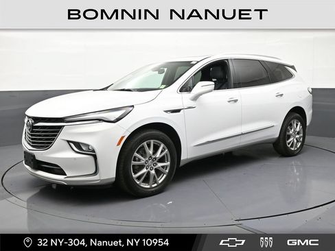 Used 2023 Buick Enclave Essence w/ Experience Buick Package AWD/4WD image 1