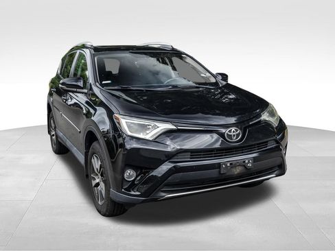 Used 2016 Toyota RAV4 XLE AWD/4WD image 2