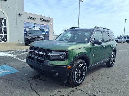 Used 2025 Ford Bronco Sport Outer Banks w/ Outer Banks Tech Package+ AWD/4WD image 2