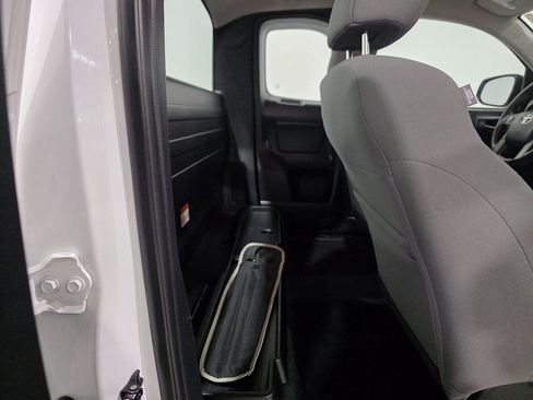 Used 2016 Toyota Tacoma SR image 21