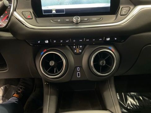 Used 2025 Chevrolet Blazer LT FWD image 20