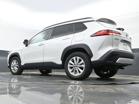 Used 2023 Toyota Corolla Cross LE w/ Moonroof Package image 10