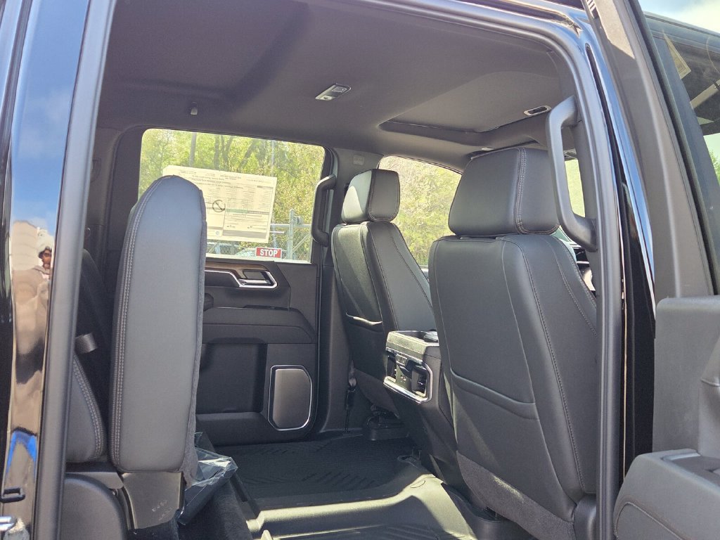 New 2026 Chevrolet Silverado 2500 High Country w/ Midnight Edition AWD/4WD image 12