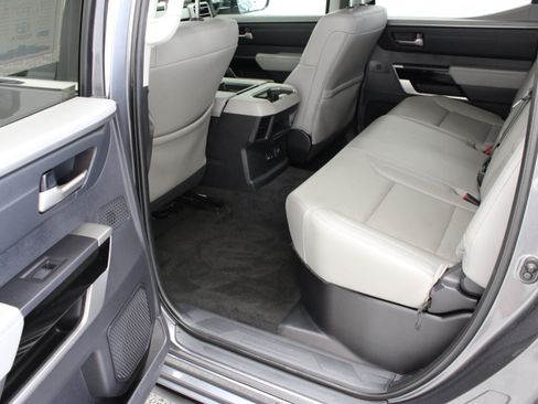 Used 2023 Toyota Tundra Limited AWD/4WD image 32