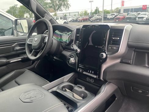 Used 2025 RAM 1500 Laramie w/ Sport Appearance Package AWD/4WD image 5