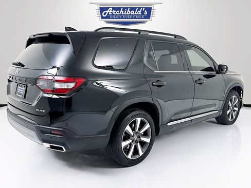 Used 2023 Honda Pilot Elite image 6