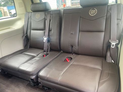Used 2013 Cadillac Escalade Platinum AWD/4WD image 24