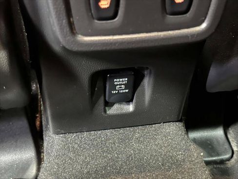 Used 2023 Mitsubishi Eclipse Cross SEL image 11