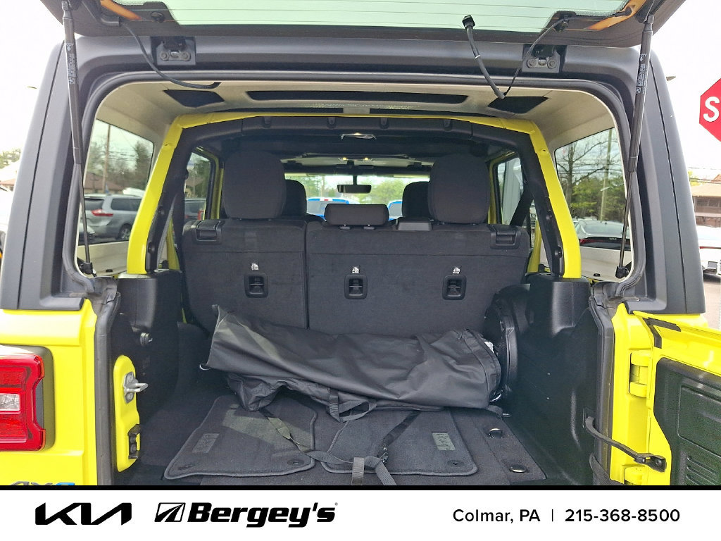 Used 2023 Jeep Wrangler Unlimited Rubicon 4xe AWD/4WD image 31