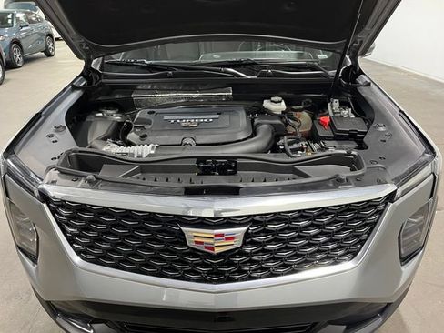 Used 2025 Cadillac XT4 Premium Luxury FWD image 9