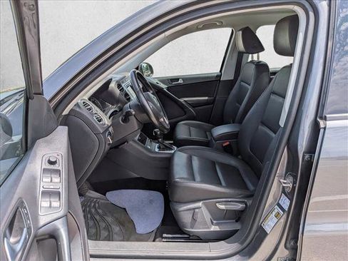 Used 2016 Volkswagen Tiguan S FWD image 17