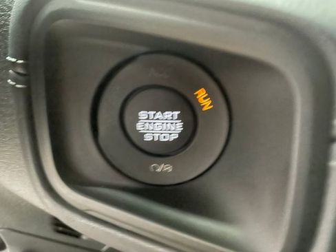 Used 2025 Jeep Gladiator Mojave image 26