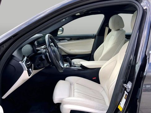Used 2020 BMW 530i w/ Convenience Package RWD image 8