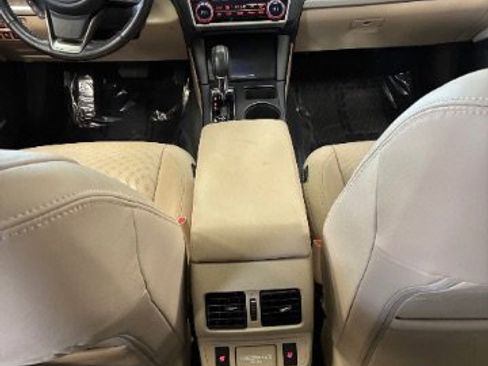 Used 2018 Subaru Outback 2.5i Limited AWD/4WD image 32