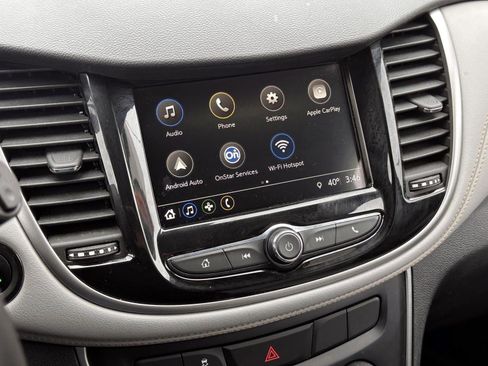 Used 2018 Chevrolet Trax LT w/ LT Convenience Package image 22